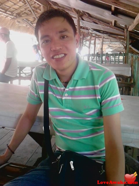 vaynz Filipina Man from Manila