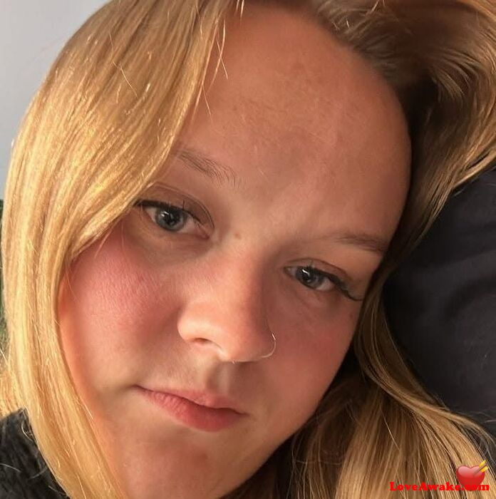 elizabiith American Woman from Acton