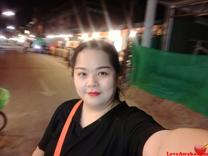 M0M041 Thai Woman from Bangkok