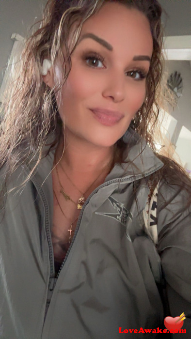 Aleasse American Woman from Wilmington
