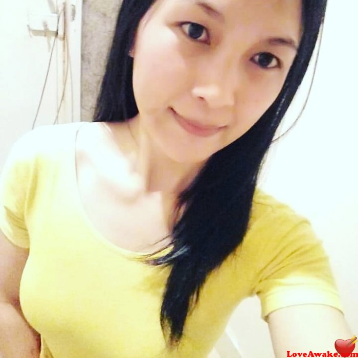 Cheann Filipina Woman from Manila