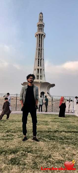 Kingtahir Pakistani Man from Pano Aqil