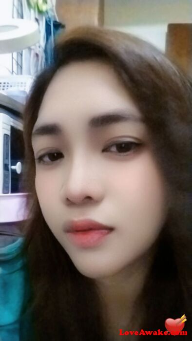 Frelle Filipina Woman from Manila