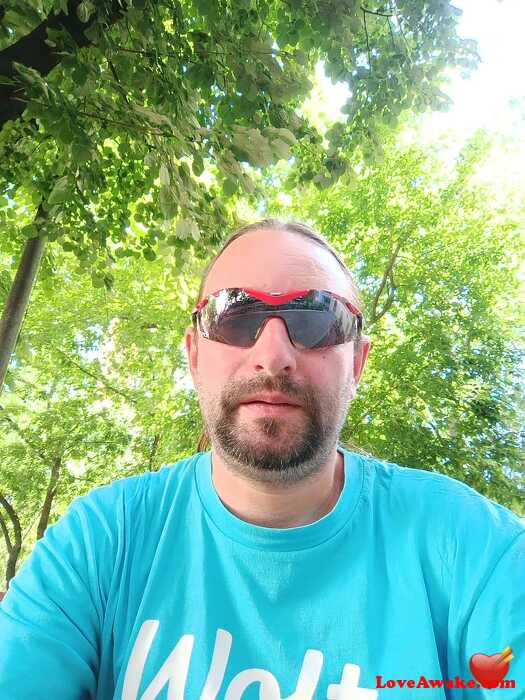 Razvan1981 Romanian Man from Bucharest = Bucuresti