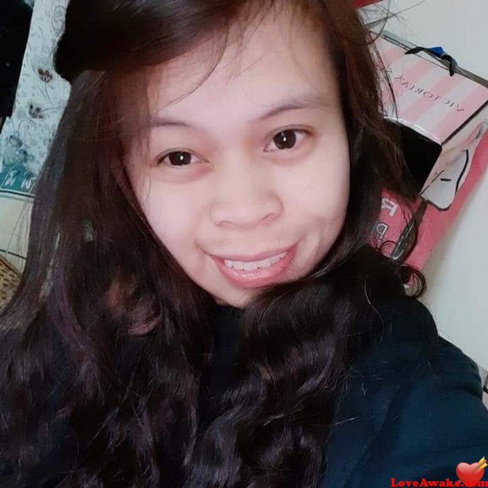 Feramos Filipina Woman from Cavite, Luzon