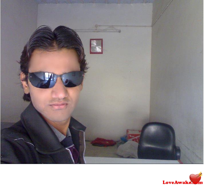 Mansoor46 Pakistani Man from Larkana