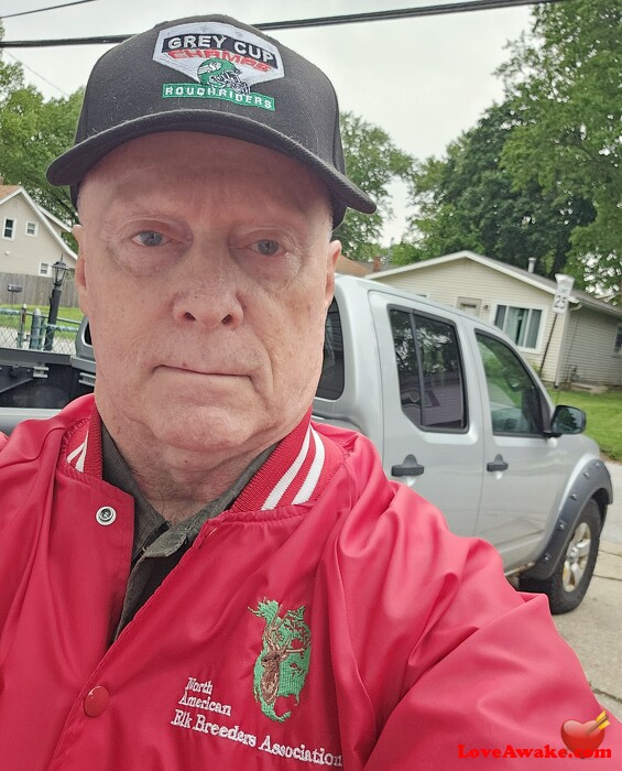 LostCanadian American Man from Cuyahoga Falls