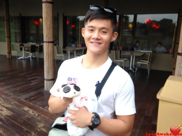 Wouldlovetomeet Singapore Man from Singapore