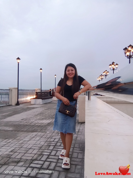 Mamalhen Filipina Woman from Manila