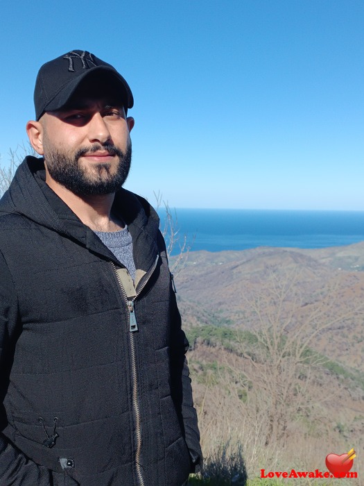 BOob-sat-e Lebanese Man from Beirut