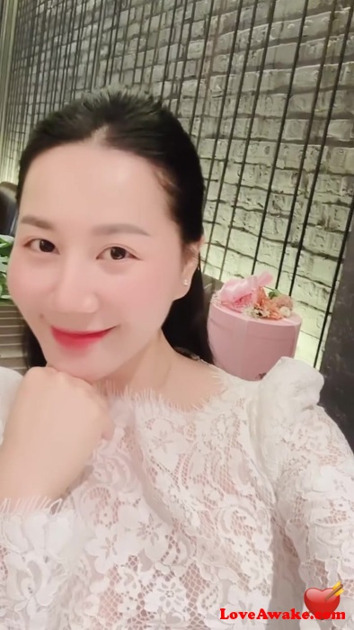 Huong2 Malaysian Woman from Kuala Lumpur
