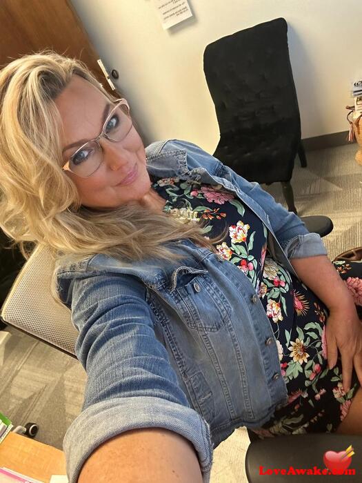 Steph808 American Woman from Kansas City
