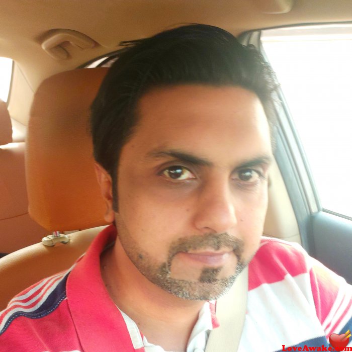 ISMEYAKE Pakistani Man from Lahore