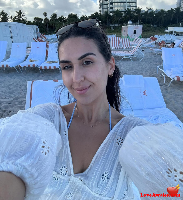 Geraldine765 American Woman from Fontana