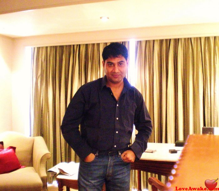 AMAN546 UAE Man from Dubai