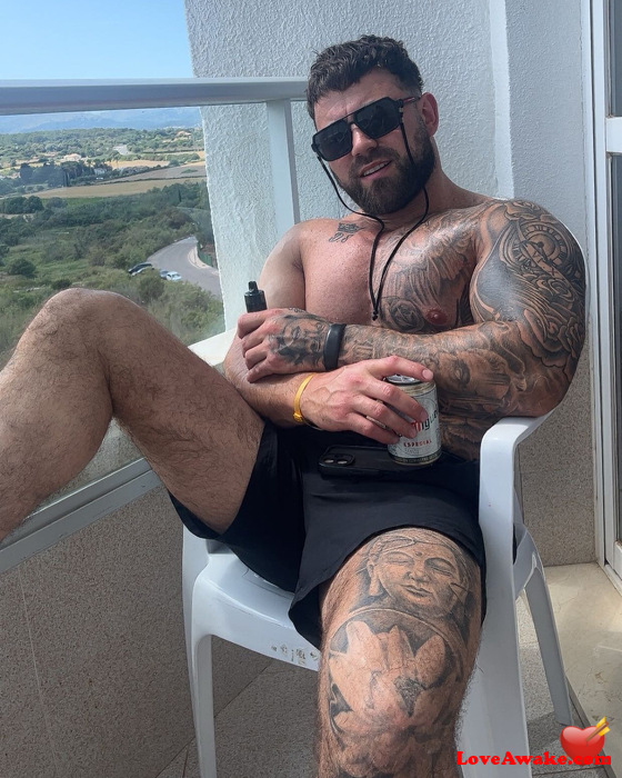 Jamesbee445 UK Man from Laisterdyke