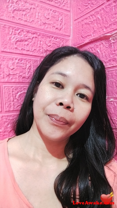SparklyRed Filipina Woman from Cebu
