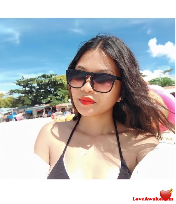 m2026 UAE Woman from Dubai