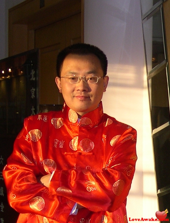 Hongwugmail Chinese Man from Beijing