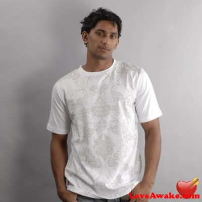 dilee4 Sri Lankan Man from Moratuwa