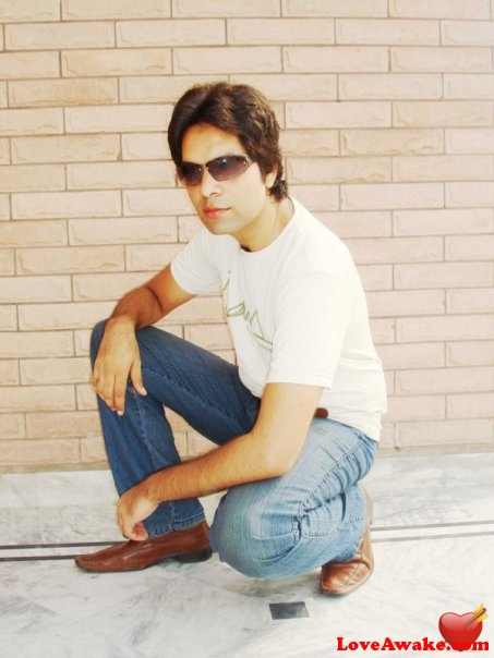 ashmil Pakistani Man from Lahore