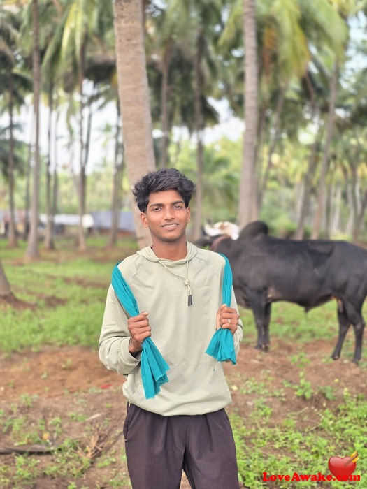Weirder00 Indian Man from Dindigul