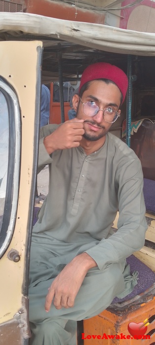 Jsjdhdhsjswi Pakistani Man from Karachi