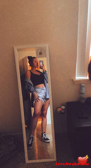 Sash2310 American Woman from Plymouth