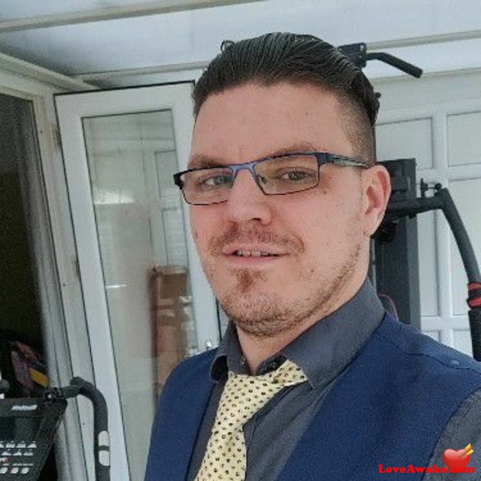 fartboy34 UK Man from Epsom