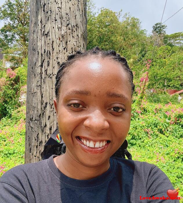 Beny26 Seychelles Woman from Cascade