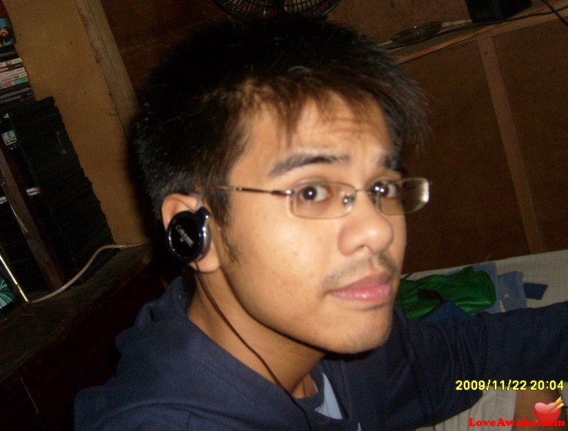 nerdy09 Filipina Man from Cavite, Luzon