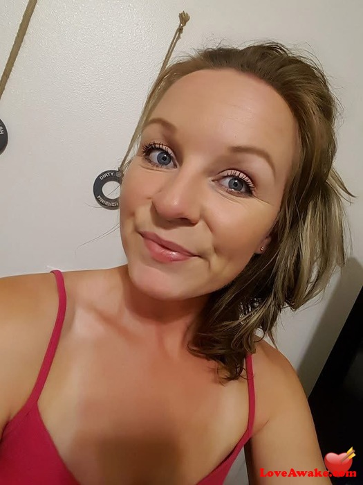 Kerstinfinkk Spanish Woman from Madrid