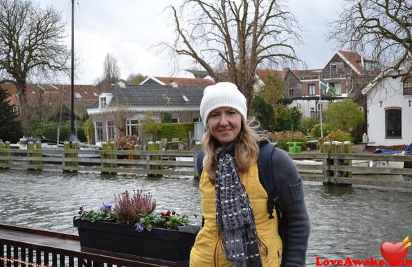 Redkinajte Dutch Woman from Amsterdam