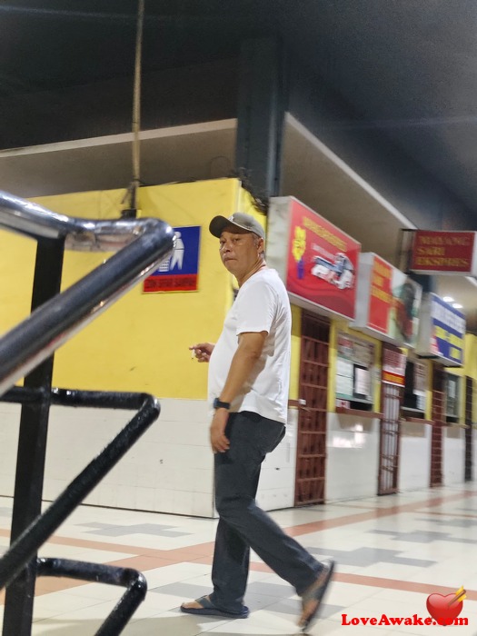 Illinoisan13 Malaysian Man from Johor Bahru