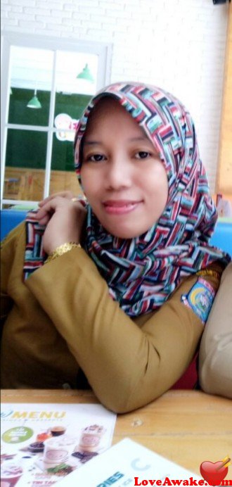 Uwiee Indonesian Woman from Banten