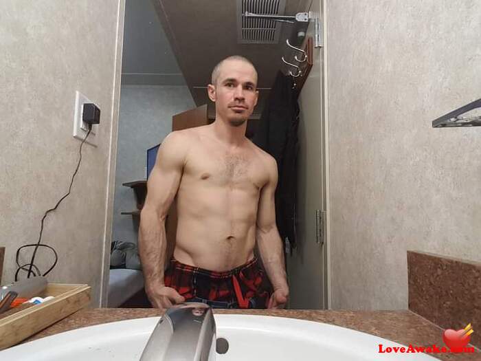 KDizzle23 Canadian Man from Winnipeg