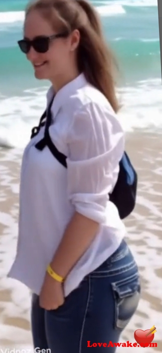 Jess1986 Canadian Woman from Toronto