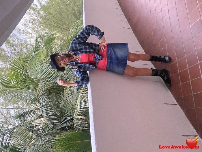 Bonnieb Bahamian Woman from Freeport, Grand Bahama