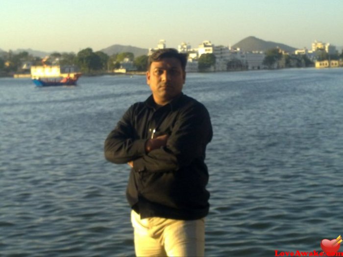 decent110 Indian Man from Ahmedabad