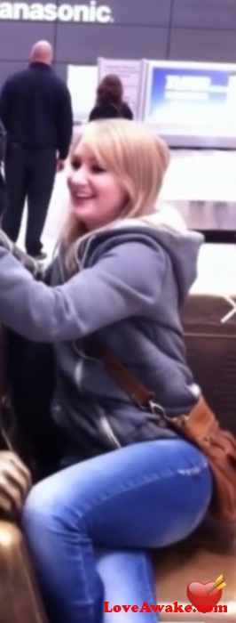 Jess1986 Canadian Woman from Toronto