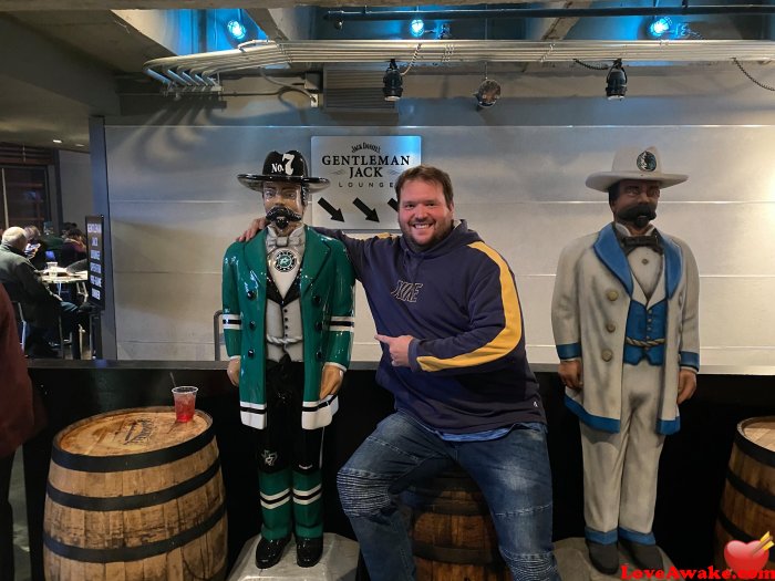 scruffee Canadian Man from Edmonton