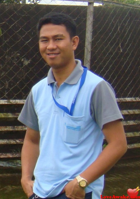 pionit Filipina Man from Calamba