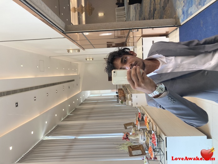 Liyokrish Sri Lankan Man from Kelaniya
