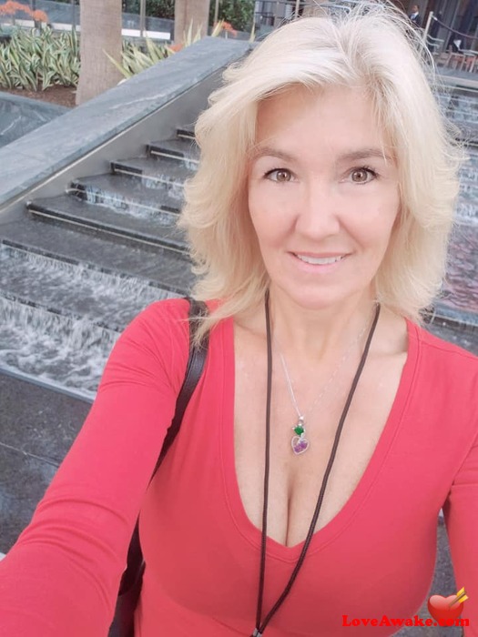 Angelaschrag101 American Woman from Chesapeake