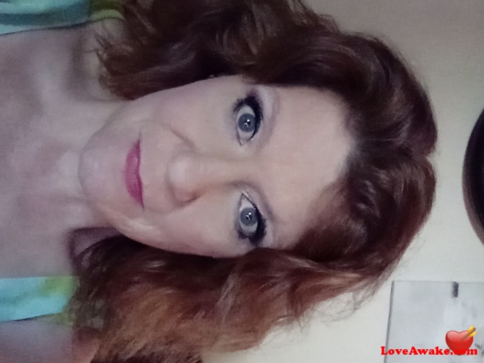 Bratmom American Woman from Sacramento