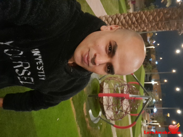 Kanada2025 Egyptian Man from 10th of Ramadan City