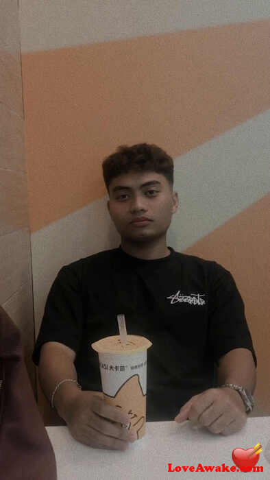 chrolo Filipina Man from Batangas, Luzon