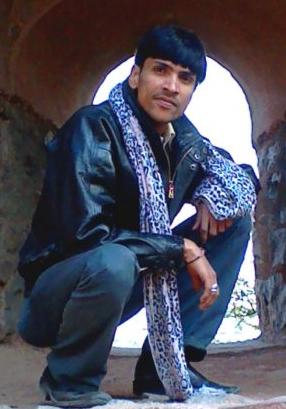 Mackki Indian Man from Noida