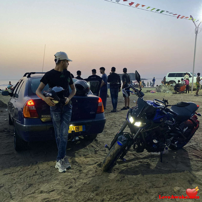 Nouh09 Algerian Man from Alger (Algiers)