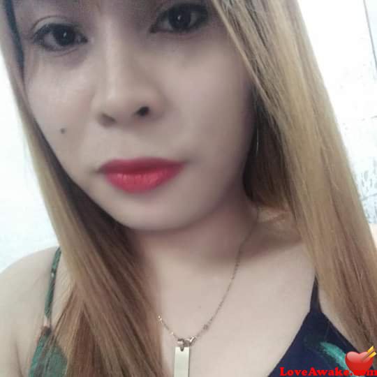 Weeh Filipina Woman from Cebu